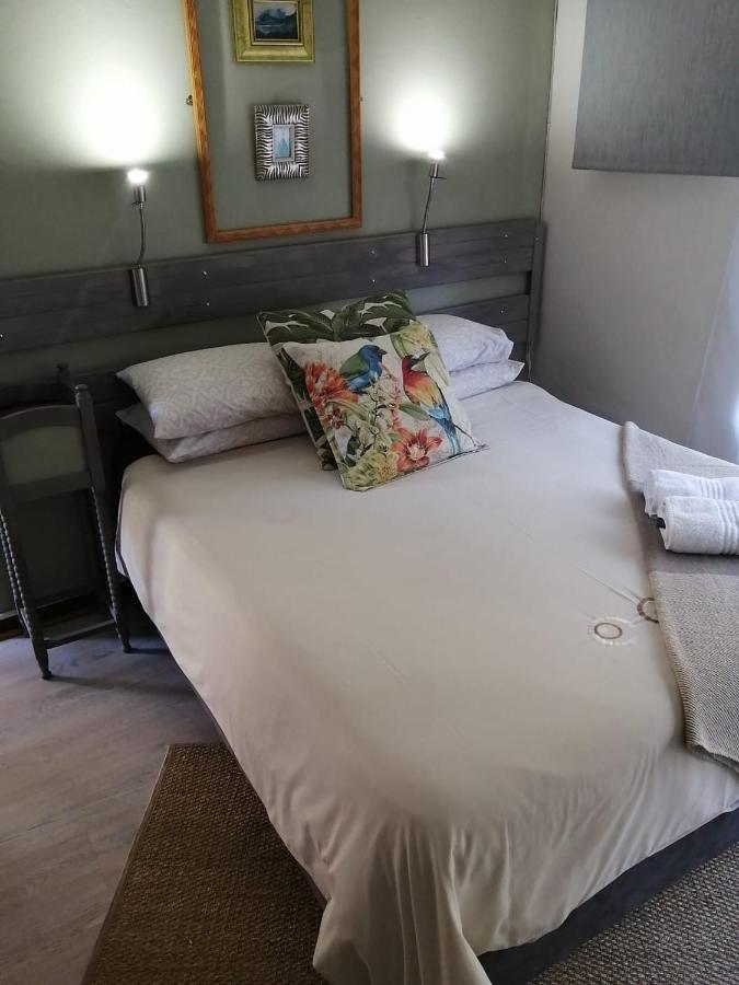 36 Mount Road Guesthouse And Self Catering ポート・エリザベス エクステリア 写真