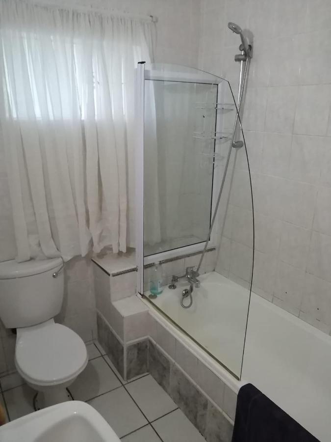 36 Mount Road Guesthouse And Self Catering ポート・エリザベス エクステリア 写真