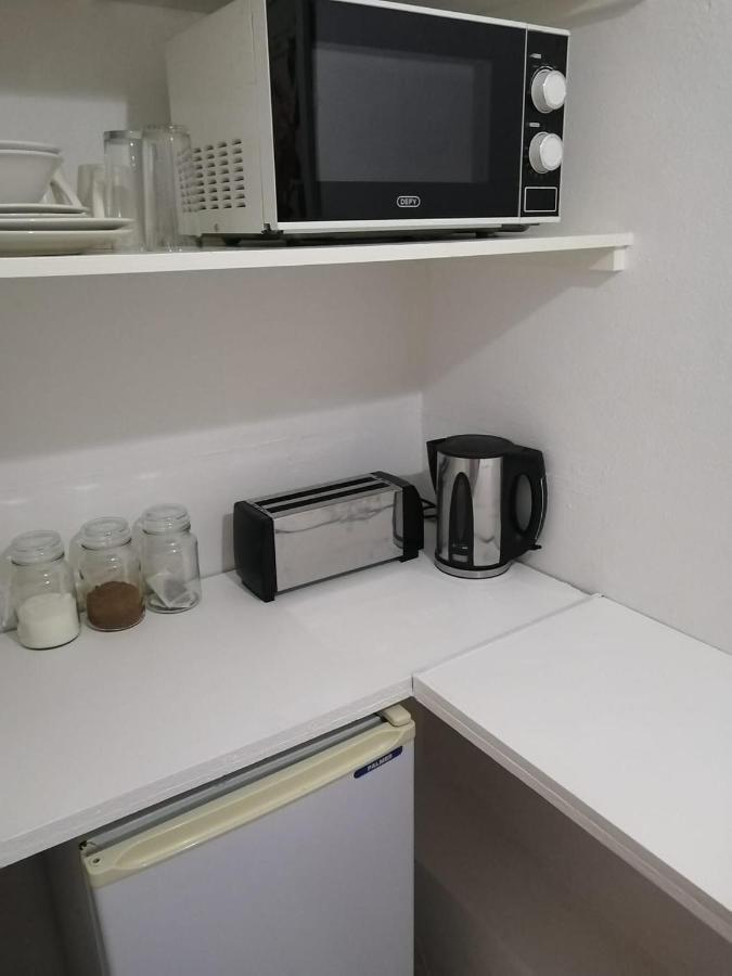 36 Mount Road Guesthouse And Self Catering ポート・エリザベス エクステリア 写真
