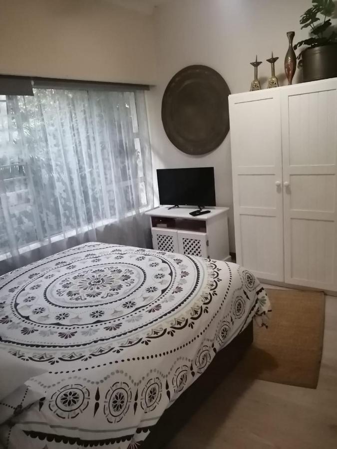 36 Mount Road Guesthouse And Self Catering ポート・エリザベス エクステリア 写真